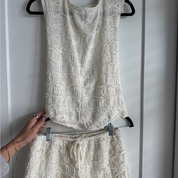 Tops - White Textured Sleeveless Top and Shorts Set